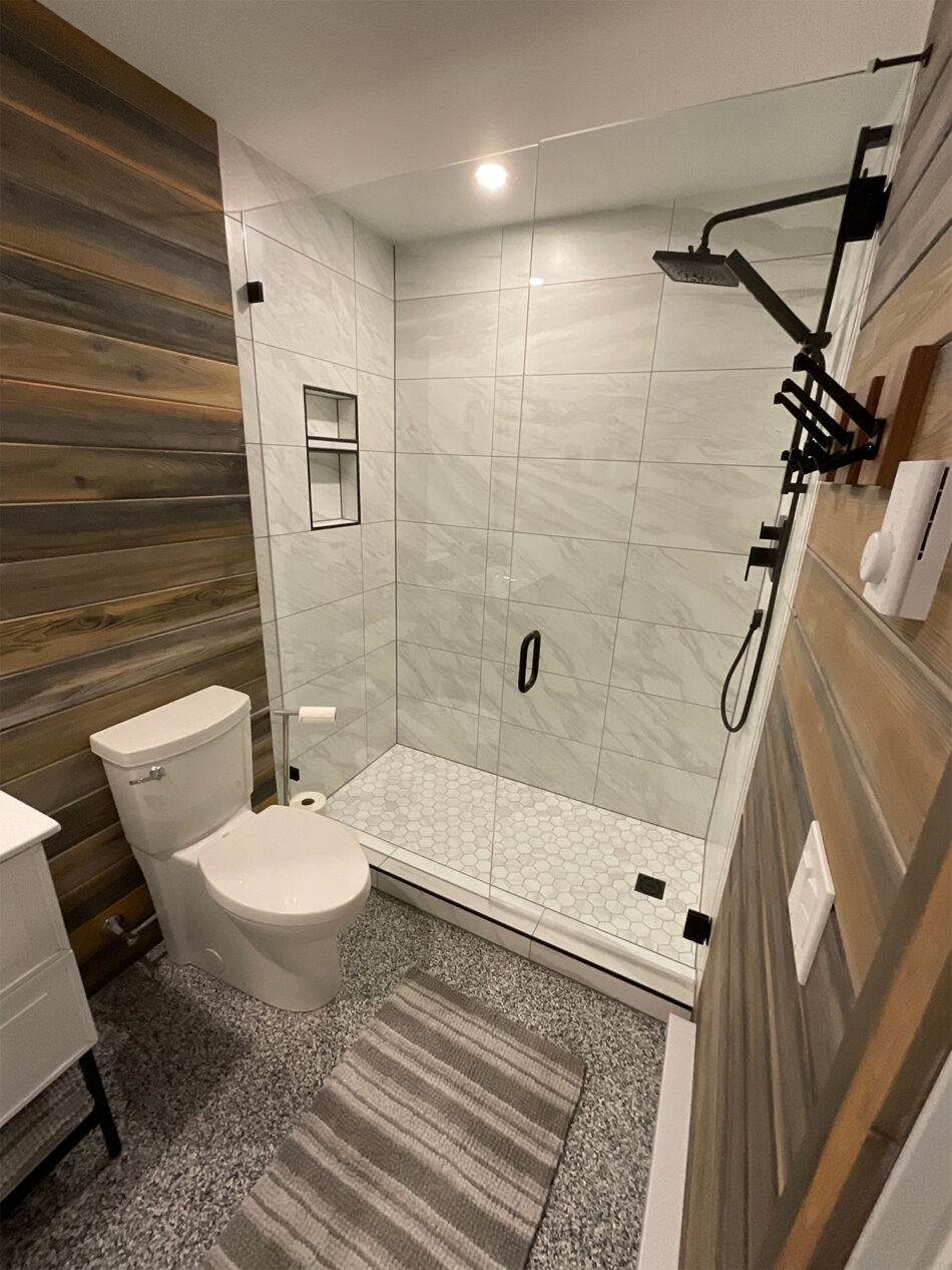 Custom Gear Lounge Shower