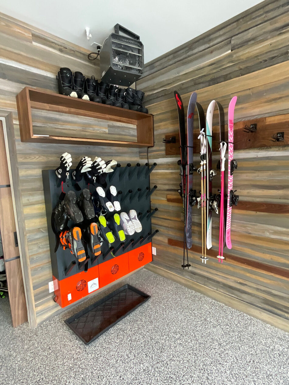 GEAR GARAGE SKI CORNER